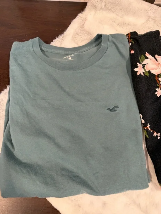 Hollister Men's Short Sleeve Tee bundle - Teal & Black Floral large - Picture 5 of 5